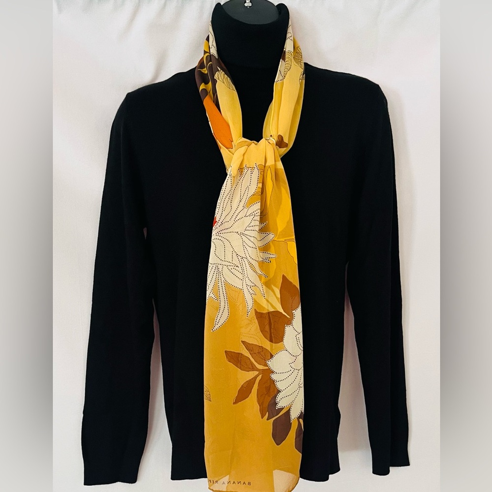 Vintage (early 2000’s) Banana Republic” Silk Floral Scarf - Very Pretty!